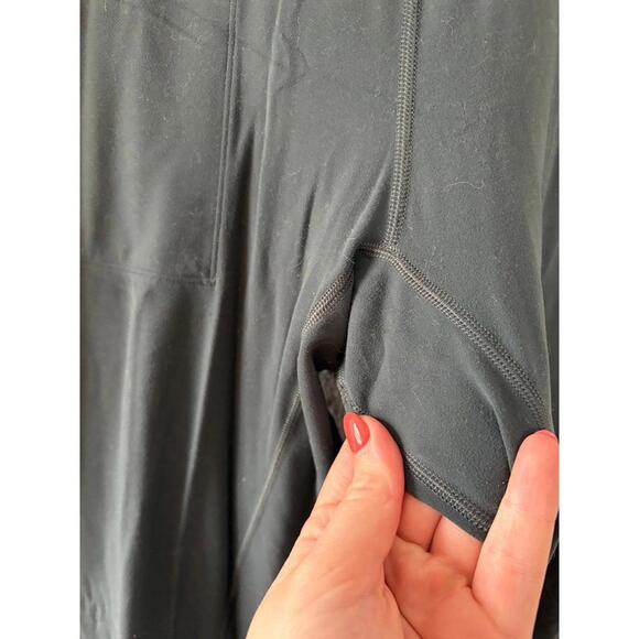 Lululemon Align Jogger 28in Graphite Grey size 6. EUC. No pilling. $98 retail. - Picture 4 of 6